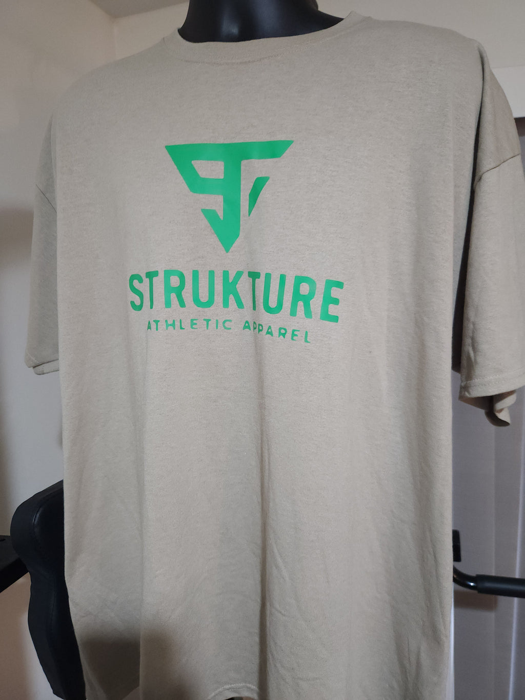 Strukture Athleic Apparel T-shirts